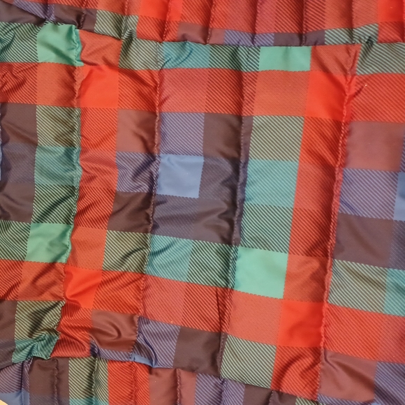 Lands' End Puffer Vest - Picture 7 of 7